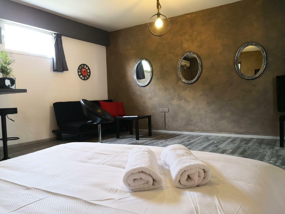 The Room Ларнака Экстерьер фото